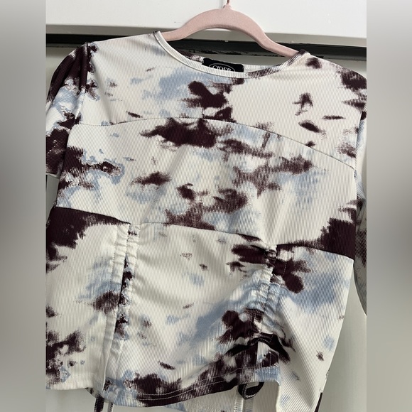 Cider Ruched Pattern Crop Top - Picture 4 of 5